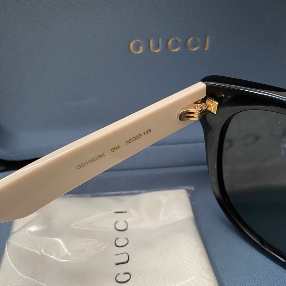 Gucci Black & Offwhite Sunglasses - Picture 2 of 4